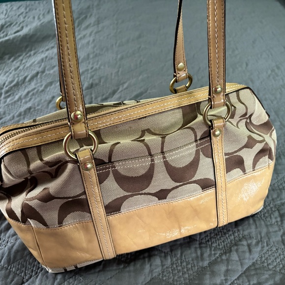 Coach Handbags - Coach Purse
